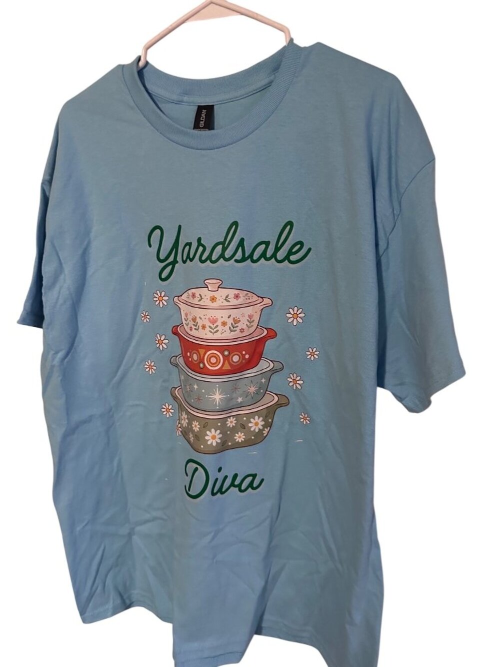 New graphic t-shirt on a Gildan tag Yardsale Diva size XL